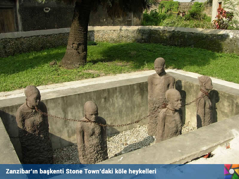 Zanzibar | Zangibar | Başkent Stone Town'daki köle heykelleri buradaki köle ticaretini simgeliyor
