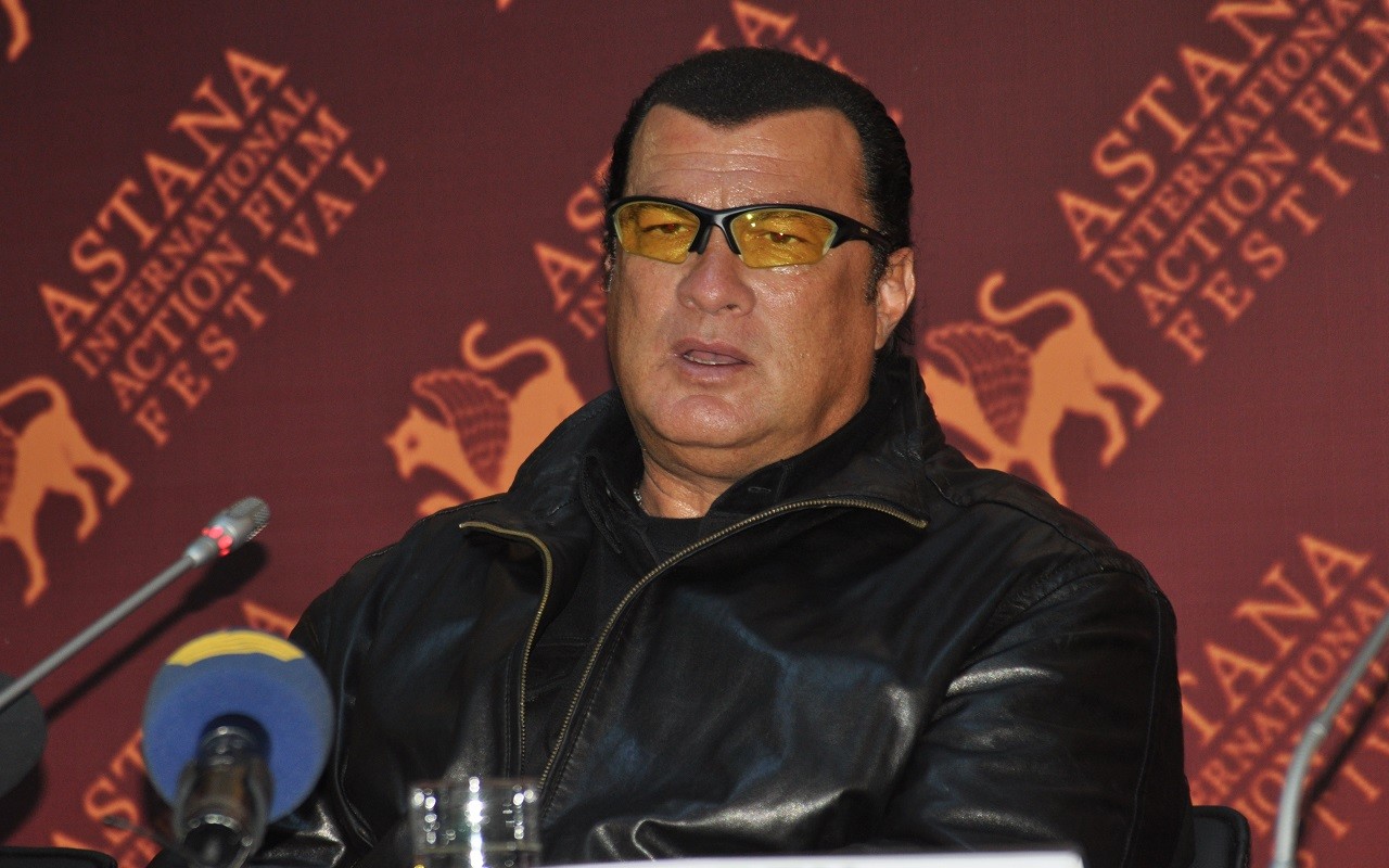 Steven Seagal Rus Vatandaşı Oldu! | Astana'daki Basın Toplantısı