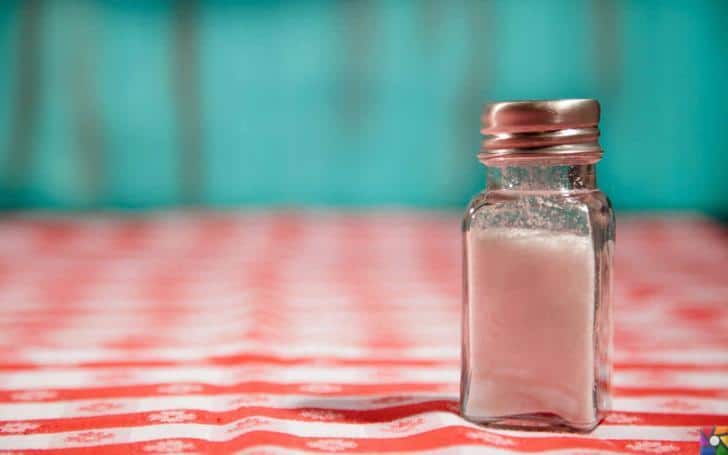 Yaşlılıkta beslenmede nelere dikkat edilmeli? | Sofradan tuz ve şekeri kaldırın