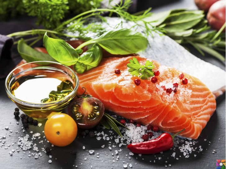 Zayıflamak için süper gücünde bir besin var mı? | Akdeniz diyeti Balık, Yeşil Sebzeler, Tahıllar ve Zeytinyağı ağırlıklıdır.