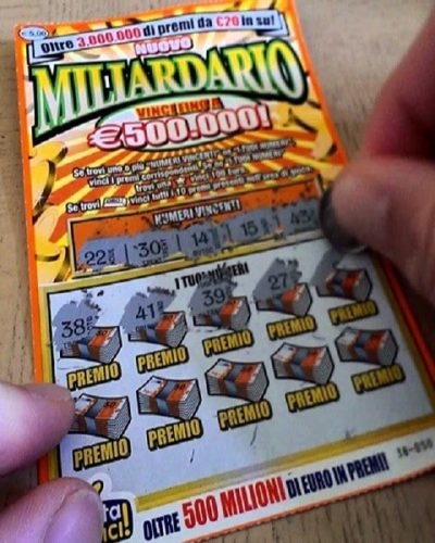 255 kez kaybettiği şans oyunlarına harcadığı parayı geri aldı