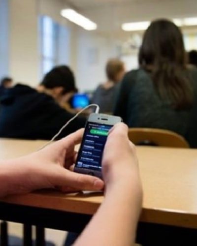 Okullarda Cep Telefonu Kullanmak Yasaklandı Mı?