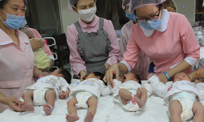 Çin’de tek çocuk kuralı kalktı doğumlarda patlama oldu!