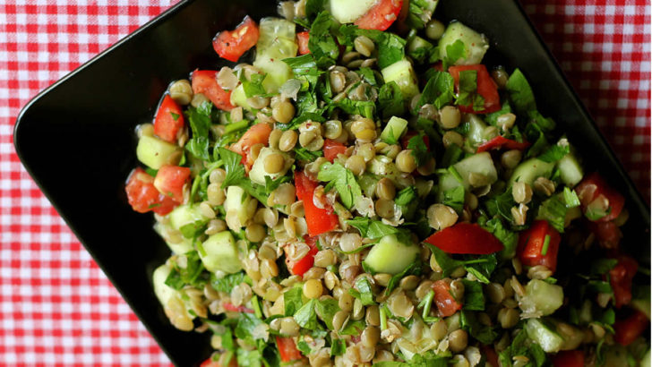 Kışın yapılacak en iyi salata: Mercimekli Kış Salatası nasıl yapılır?