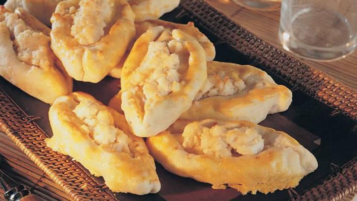 Maraş usulü Şekerli peynirli börek nasıl yapılır?