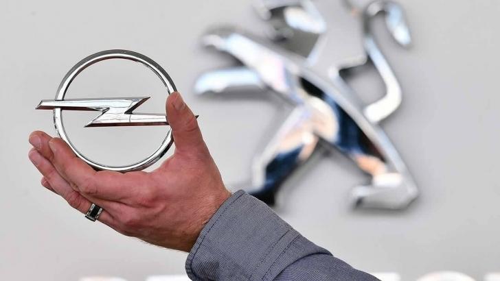 Opel ve Vauxhall otomobil markaları Fransız Peugeot grubuna satıldı!