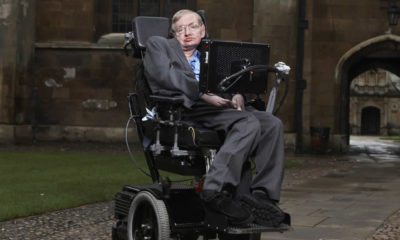 Ünlü bilim adamı Stephen Hawking uzaya gidiyor!