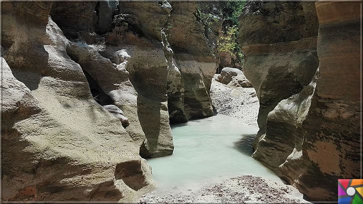 Antalya'nın görülmesi gereken harika 7 kanyonu nerede? Nasıl gidilir? | Güver Uçurumu Kanyonu dar geçitlerle uzun bir koridor oluşturuyor