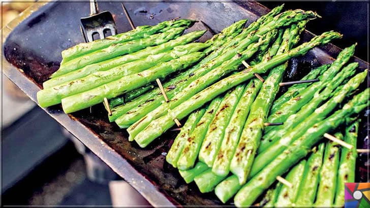 Doğal Detoks nasıl yapılır? Metabolizmayı hızlandıran en iyi 24 süper gıda | Kuşkonmazı ızgarada közleyin