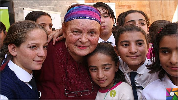 Türkan Saylan Kimdir? Türkan Saylan'ın Hayatı ve Biyografisi | Türkan Saylan yüzbinlerce kız çocuğuna yıllarca burs verdirmiştir